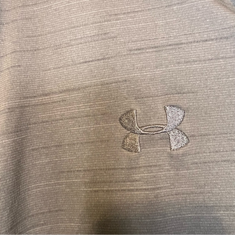 Under Armour Gray dry fit Auburn University (AU) Polo Shirt - Picture 3 of 5